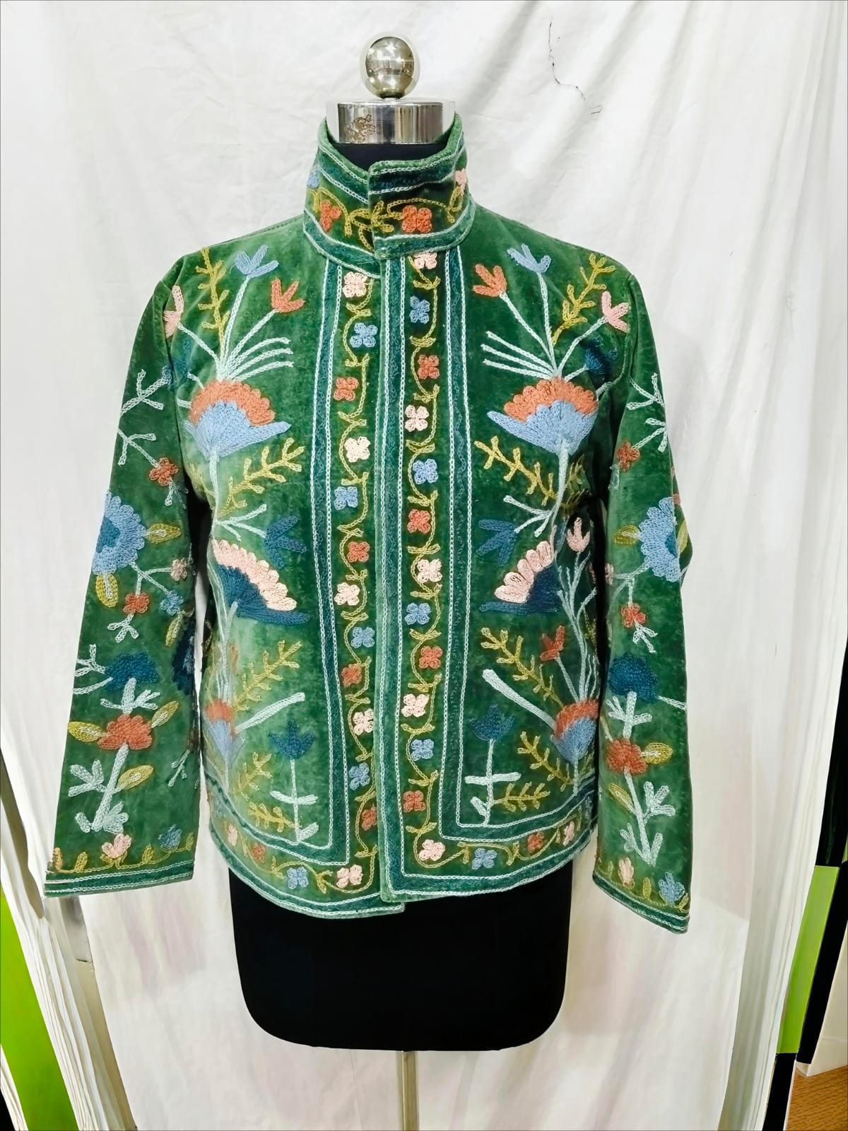 KRRISHU | Emerald Green Floral Embroidered Velvet Jacket